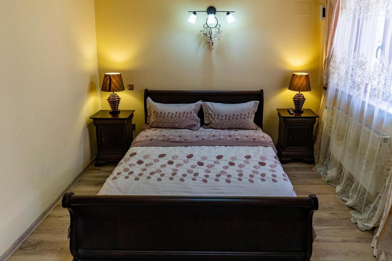 La Bebe 1 Bed Hotell Hunedoara Eksteriør bilde