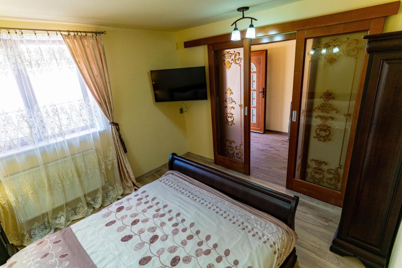 La Bebe 1 Bed Hotell Hunedoara Eksteriør bilde