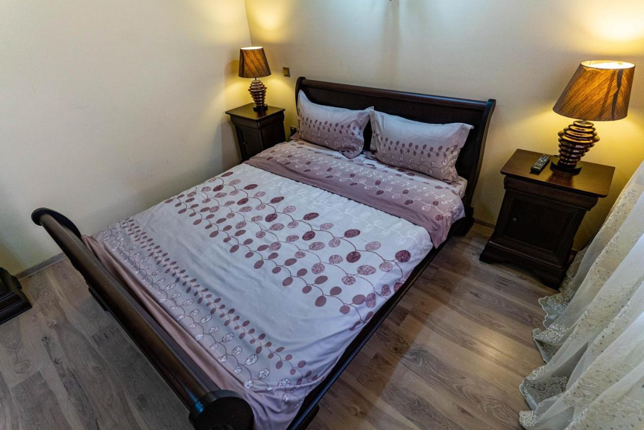 La Bebe 1 Bed Hotell Hunedoara Eksteriør bilde