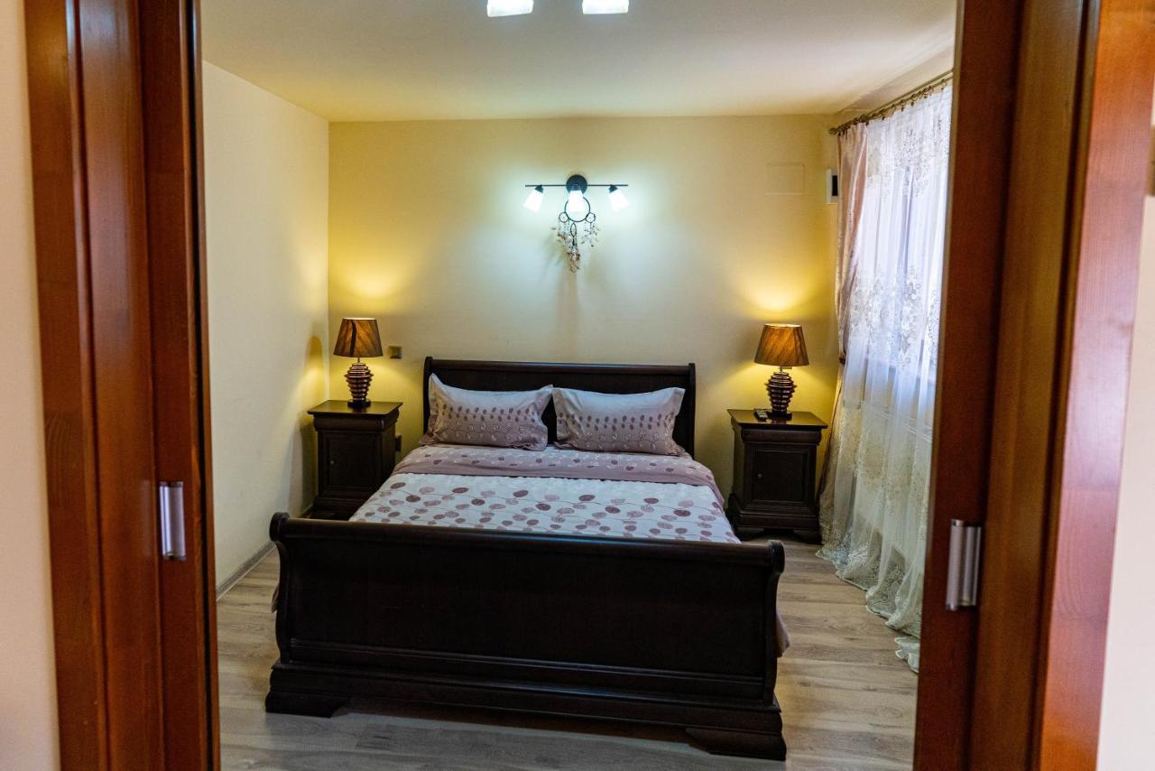 La Bebe 1 Bed Hotell Hunedoara Eksteriør bilde