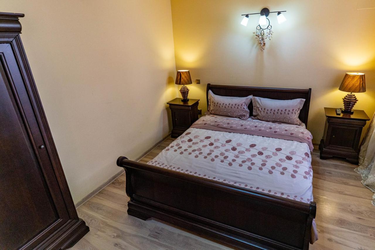 La Bebe 1 Bed Hotell Hunedoara Eksteriør bilde