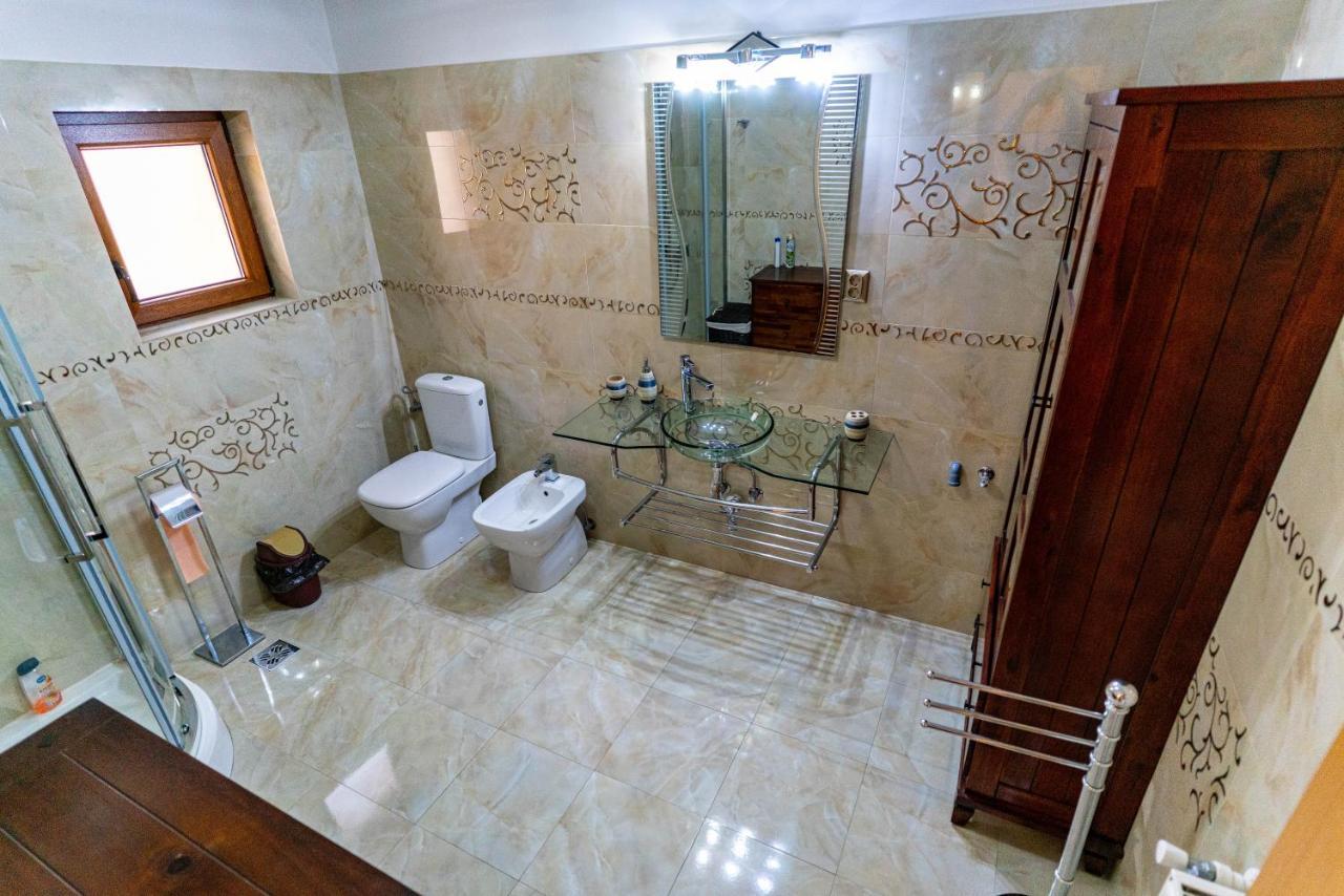 La Bebe 1 Bed Hotell Hunedoara Eksteriør bilde