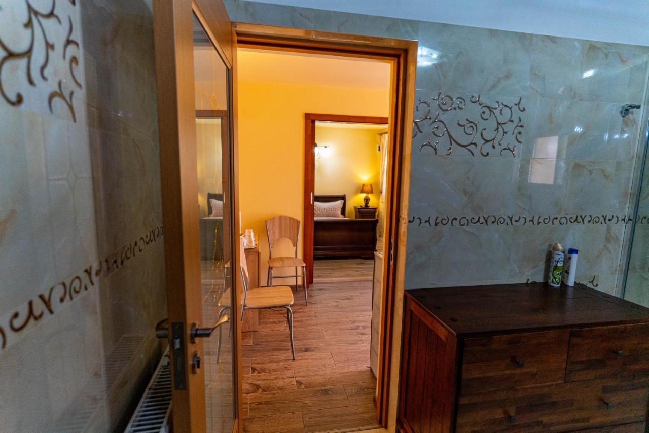 La Bebe 1 Bed Hotell Hunedoara Eksteriør bilde