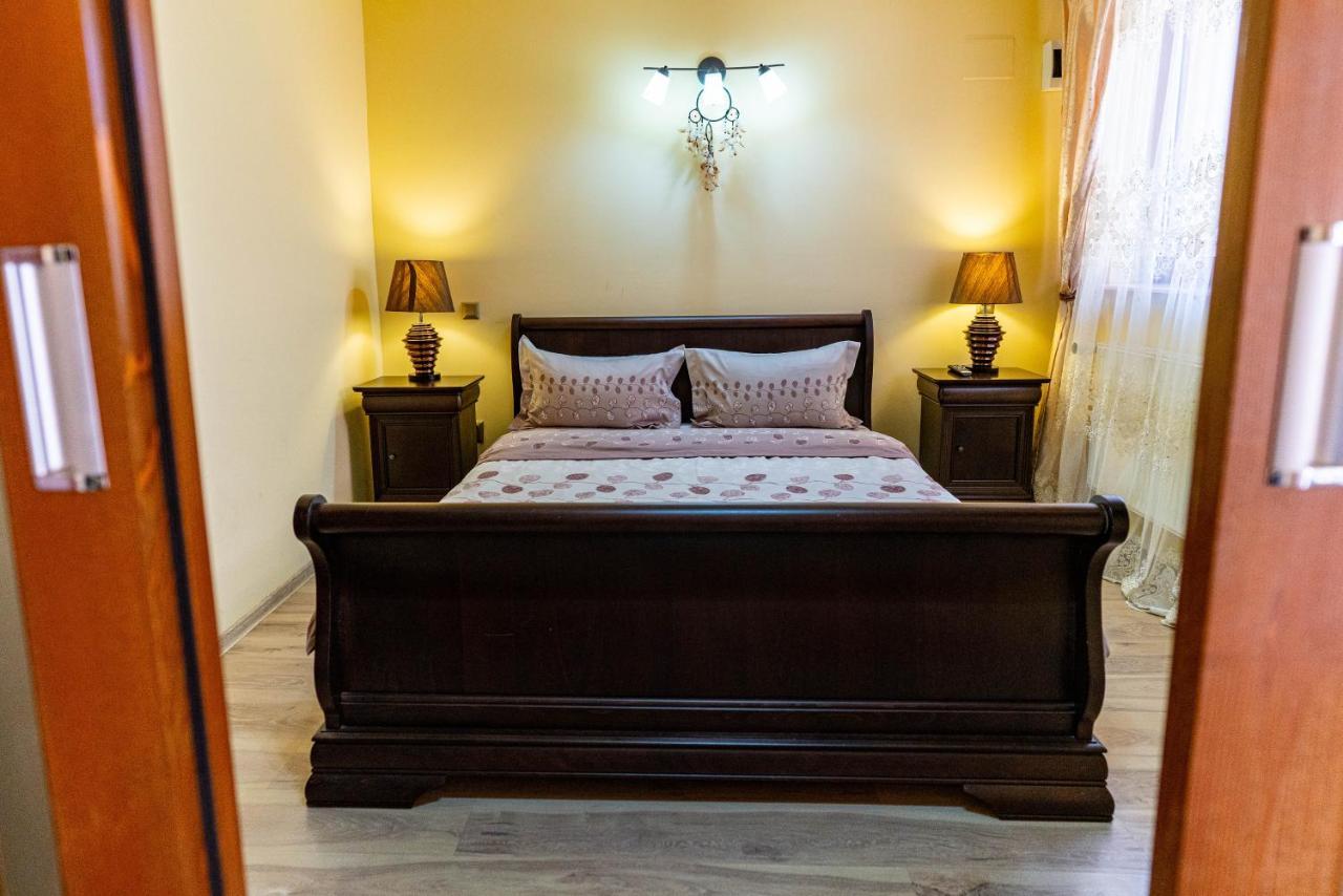 La Bebe 1 Bed Hotell Hunedoara Eksteriør bilde