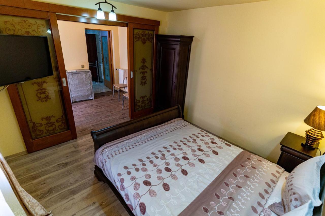 La Bebe 1 Bed Hotell Hunedoara Eksteriør bilde