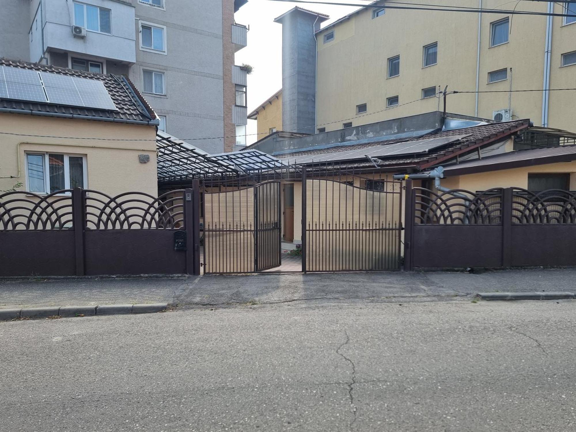 La Bebe 1 Bed Hotell Hunedoara Eksteriør bilde